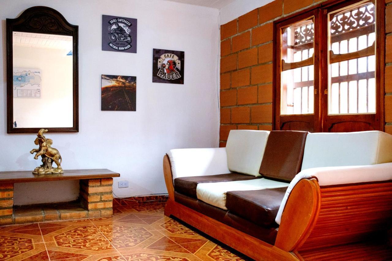 Cafe Racer Hostel Jardín Kültér fotó